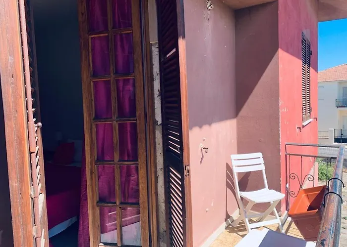 In Shared בית אירוח *