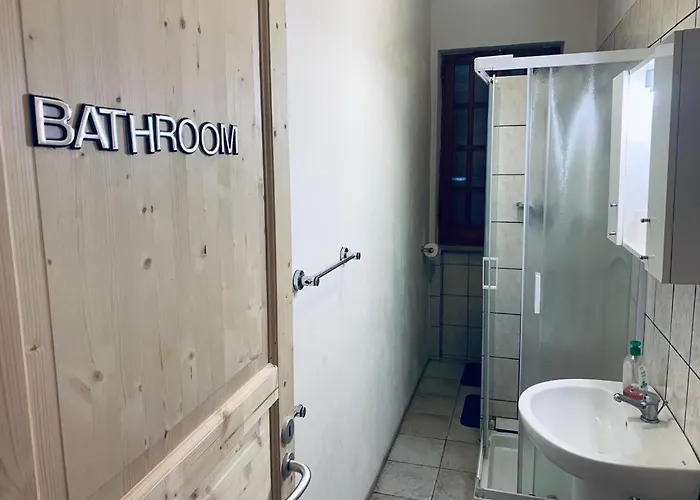 In Shared בית אירוח